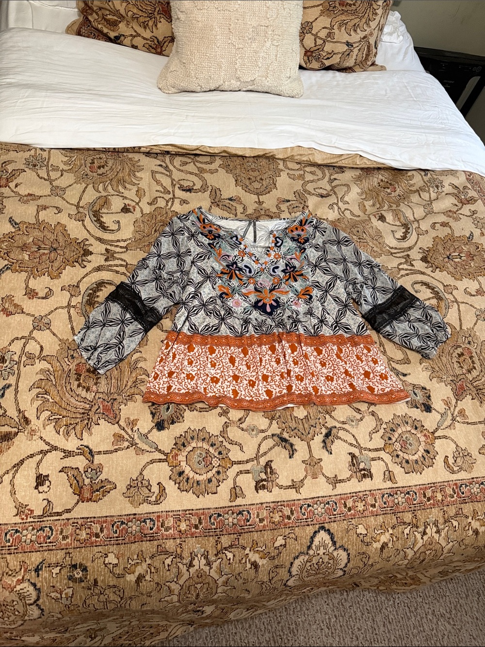 Anthropology Boho Floral Embroidered Peasant Top size small